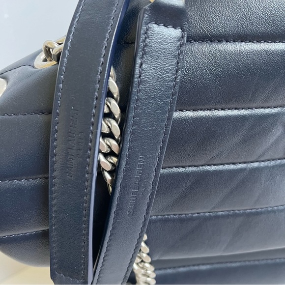 Saint Laurent Medium LouLou  ❌ Pending Sale ❌ - Picture 4 of 16